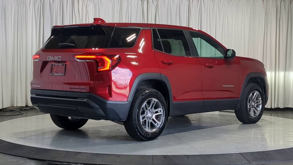 Used 2025 GMC Terrain Elevation FWD image 10