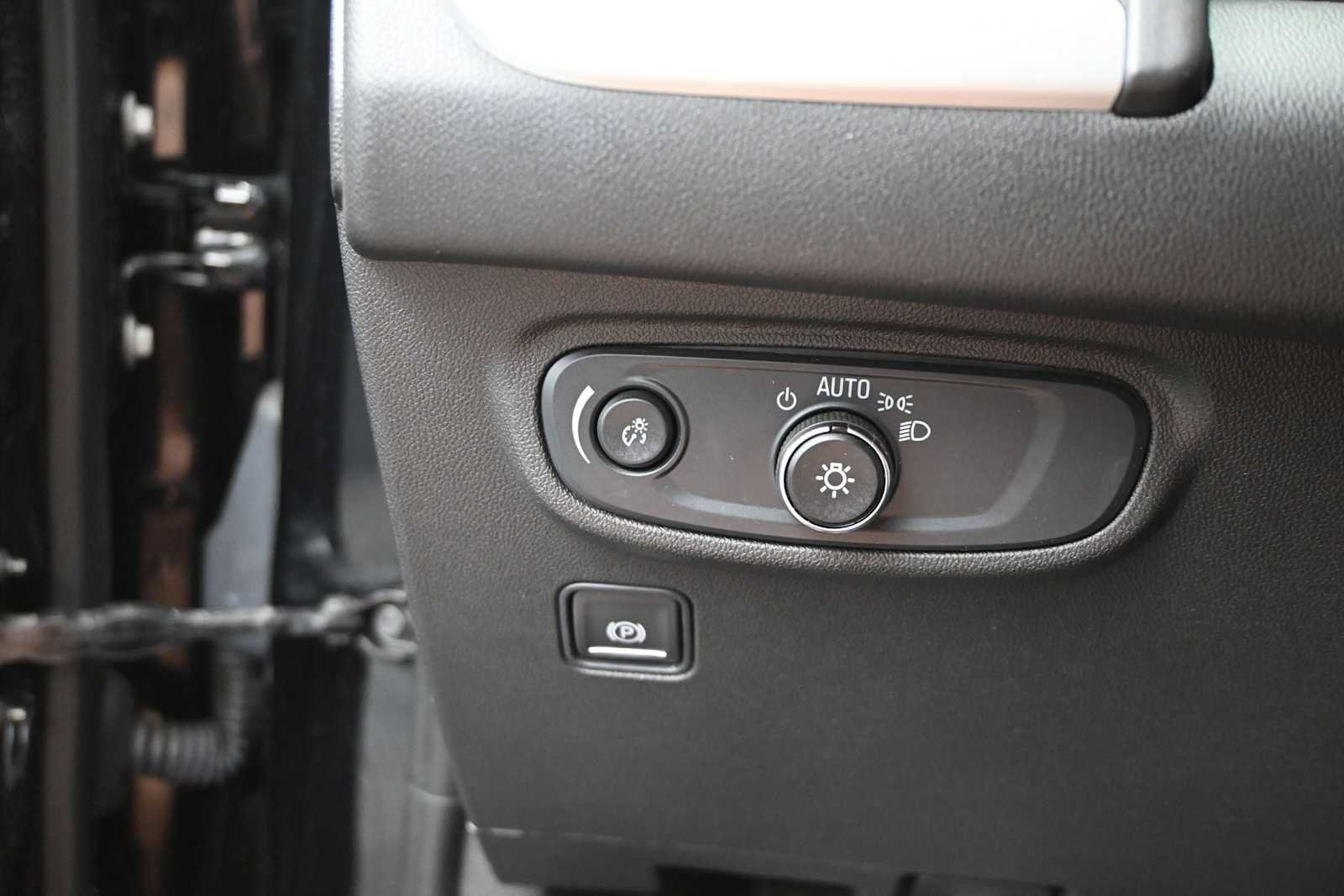 Used 2024 GMC Terrain SLE AWD/4WD image 21