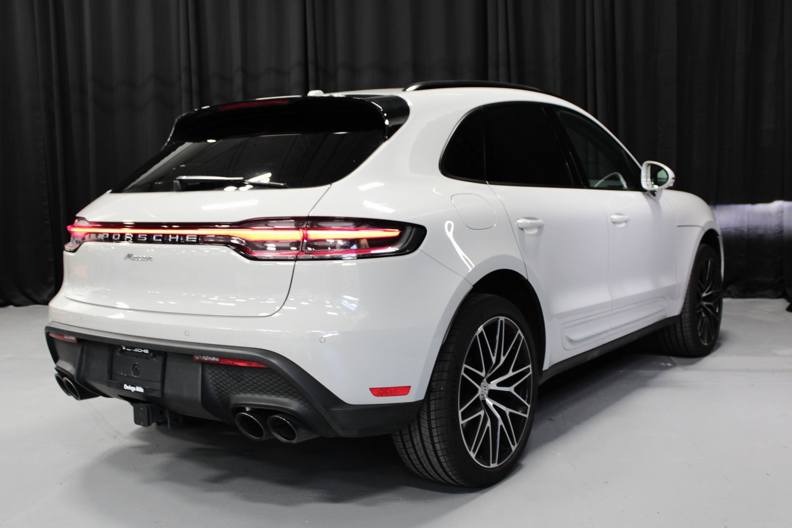 Used 2025 Porsche Macan image 7