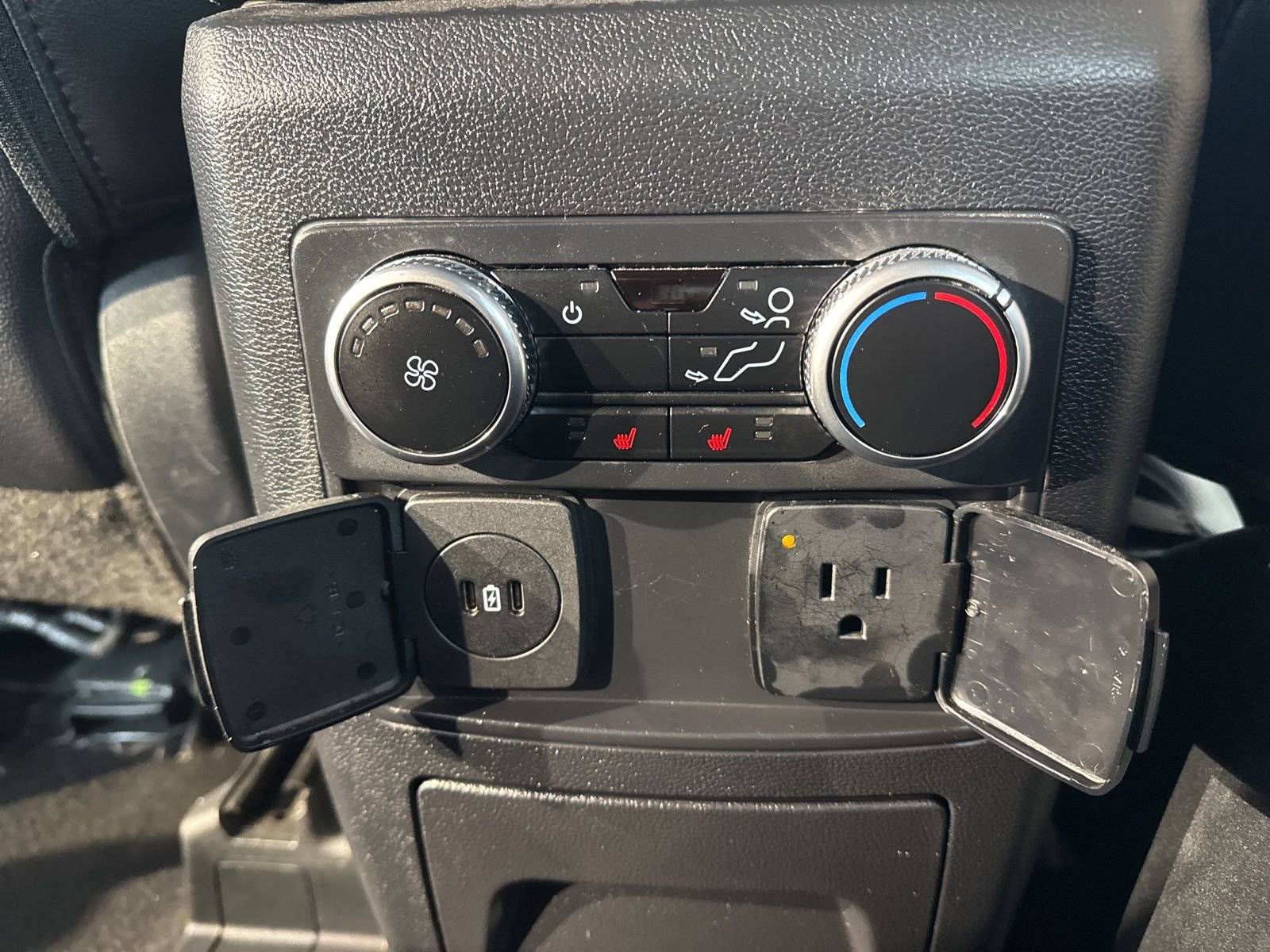 Used 2023 Ford Explorer Limited w/ Equipment Group 301A image 20