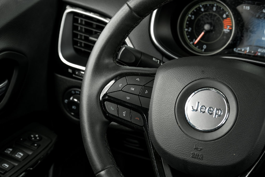 Used 2023 Jeep Cherokee Altitude Lux AWD/4WD image 26