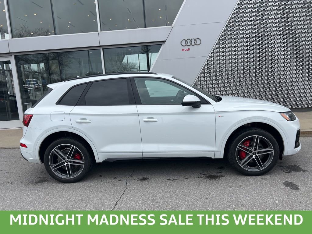 Used 2024 Audi Q5 e Premium Plus w/ Premium Plus Package image 13