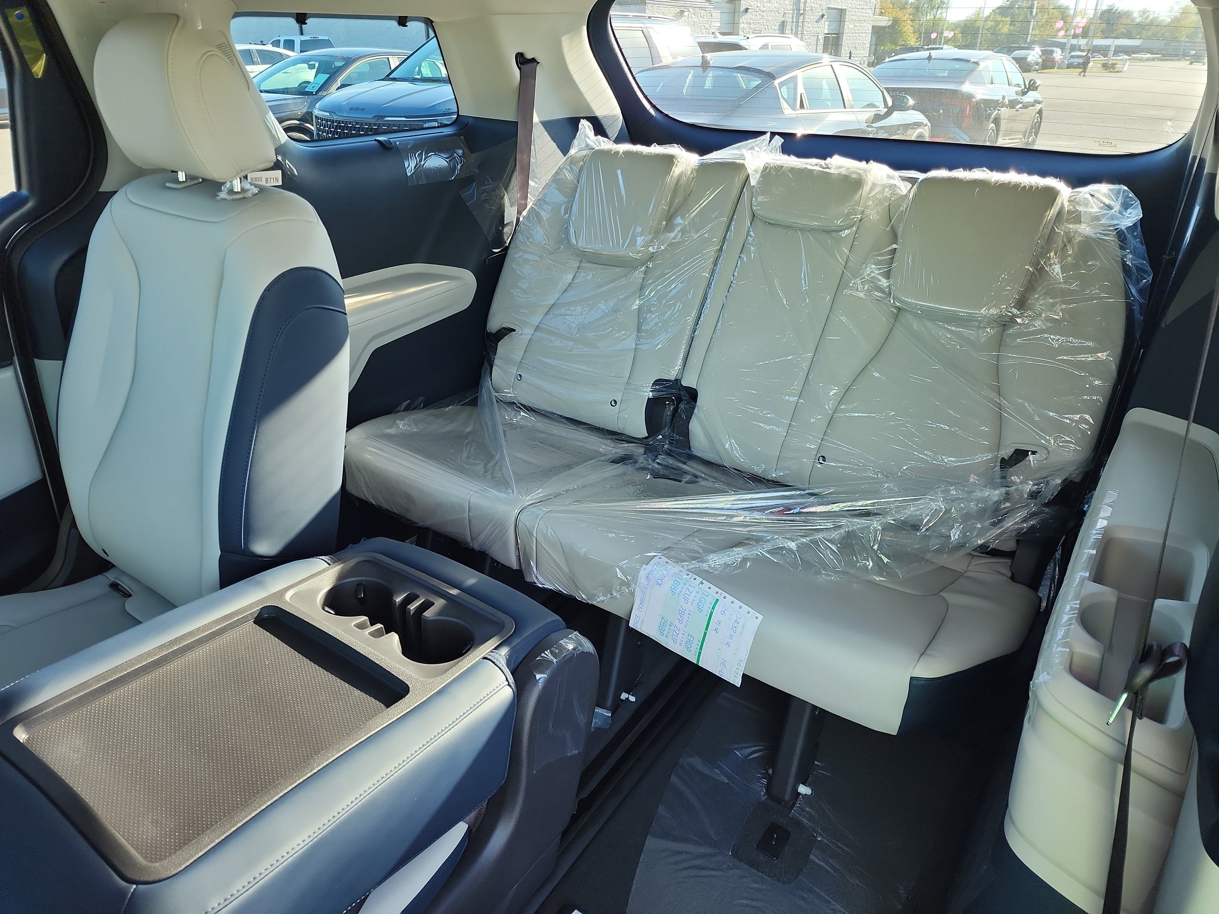 New 2026 Kia Carnival EX image 7