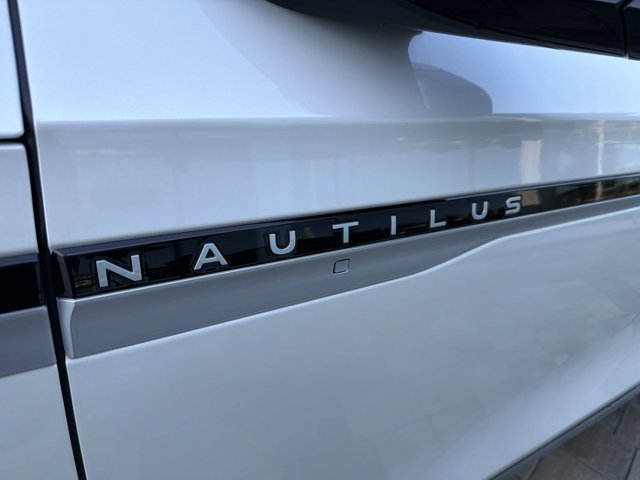 New 2026 Lincoln Nautilus Premier AWD/4WD image 7