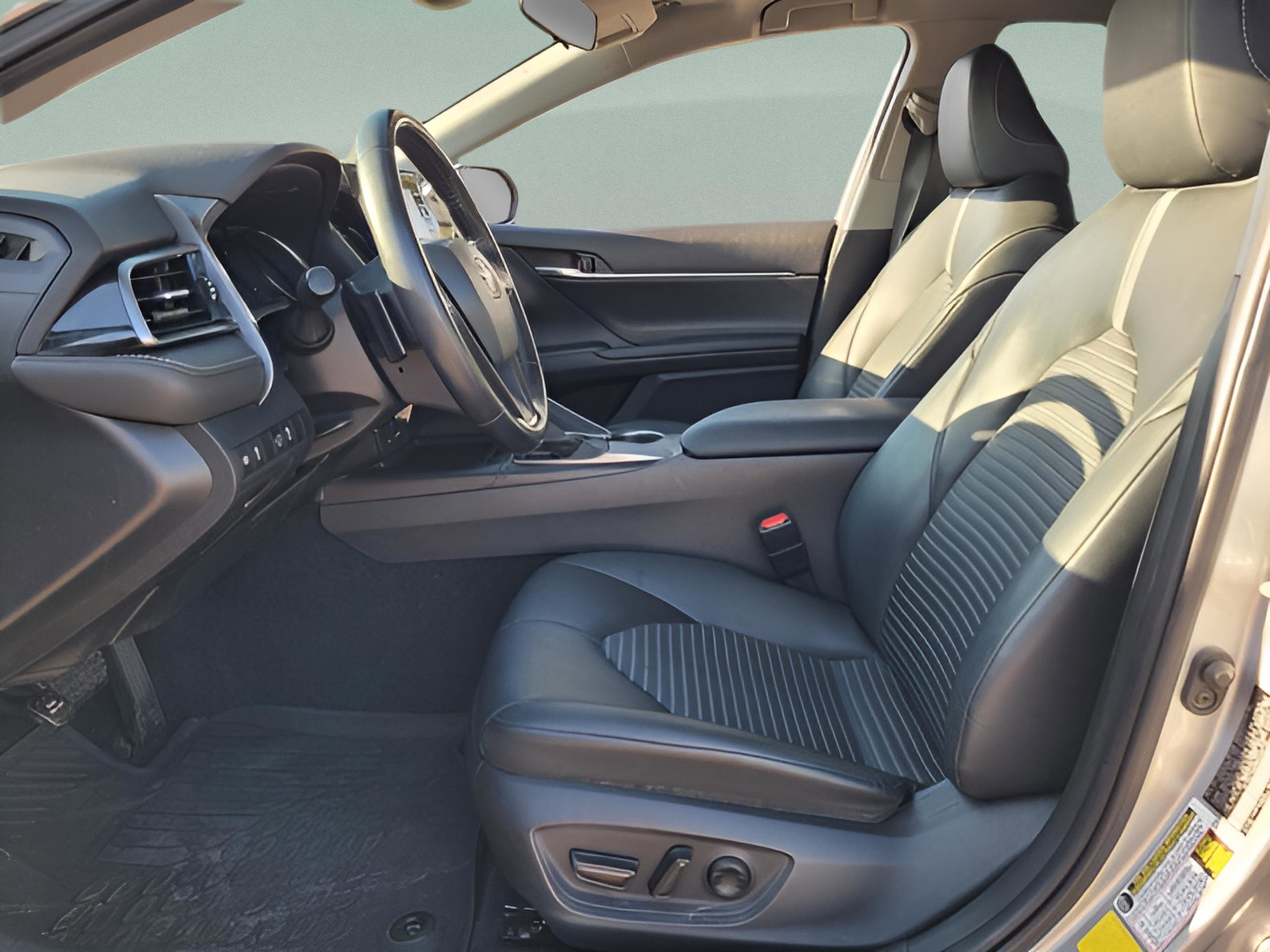 Used 2021 Toyota Camry SE image 11