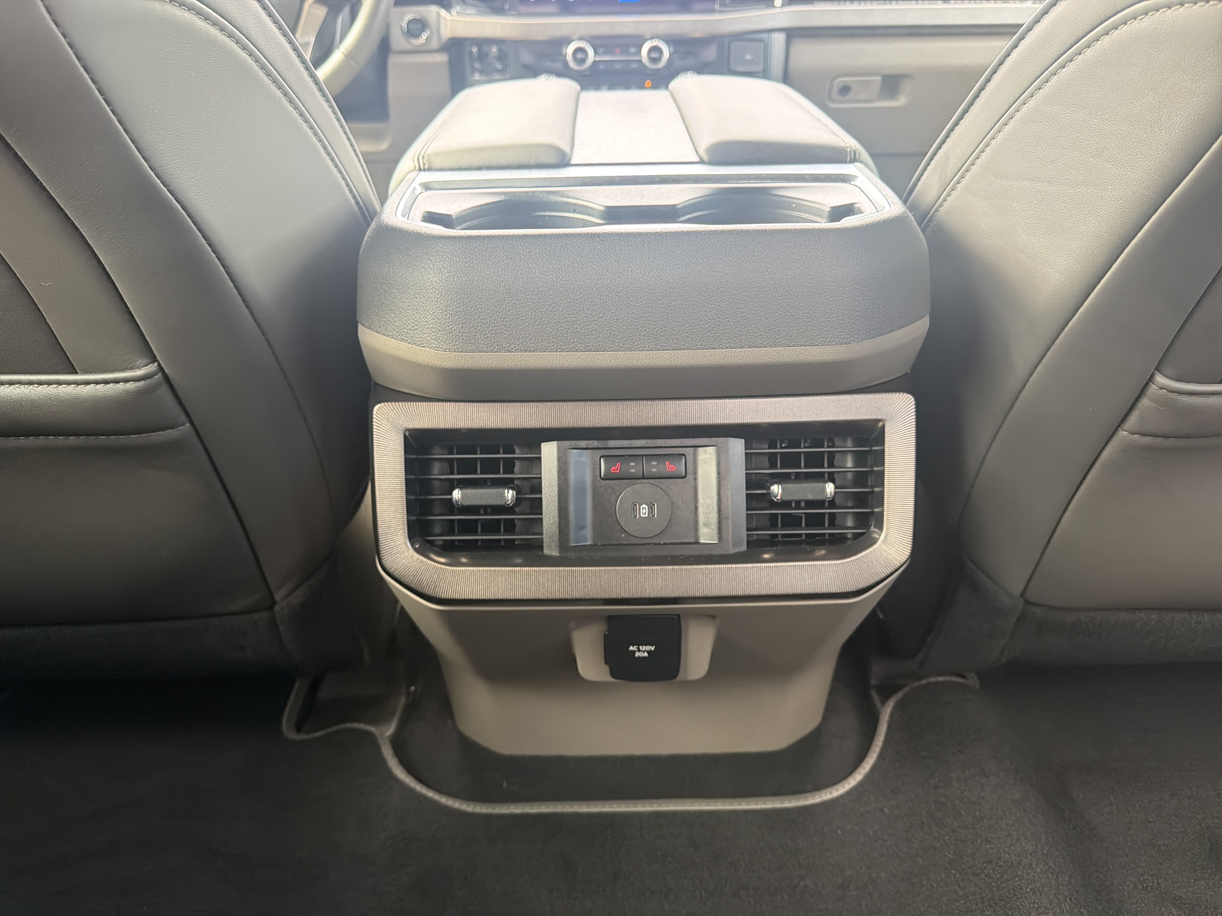 Used 2026 Ford F350 Platinum w/ Platinum Plus Package AWD/4WD image 28