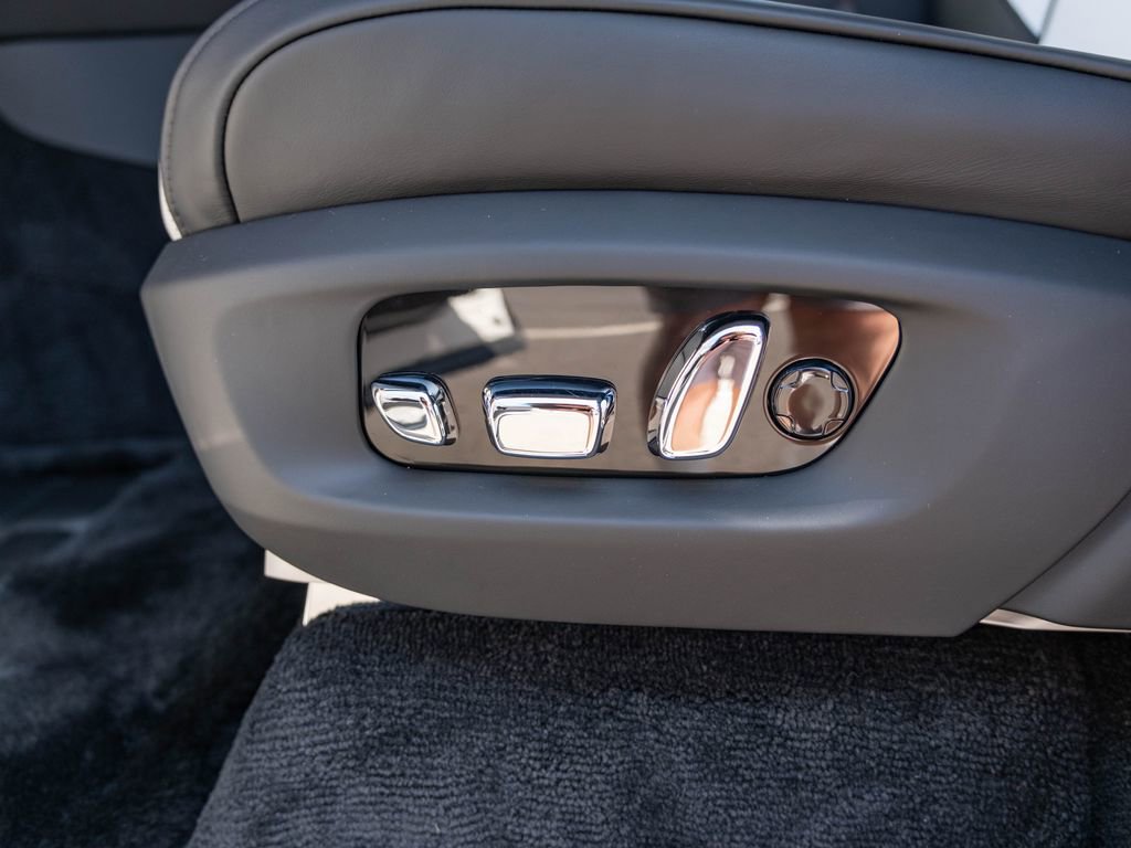 New 2026 Rolls-Royce Cullinan image 28