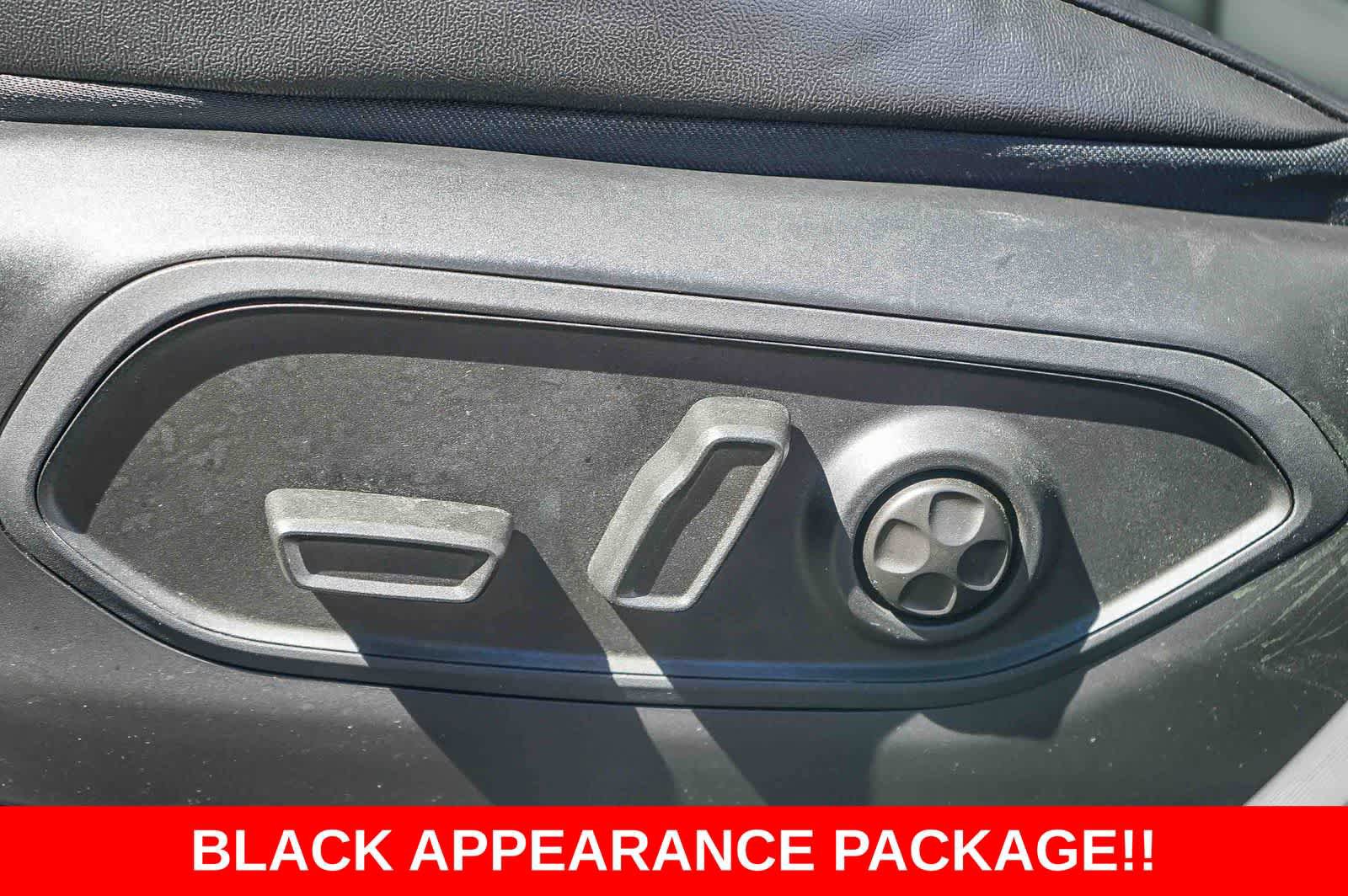 Used 2023 Jeep Grand Cherokee Limited w/ Black Appearance Package AWD/4WD image 19