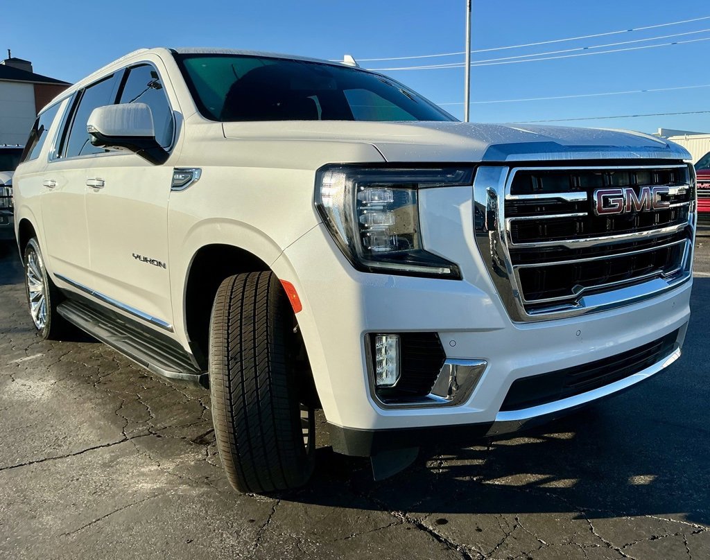 Used 2021 GMC Yukon XL SLT w/ SLT Luxury Plus Package image 2