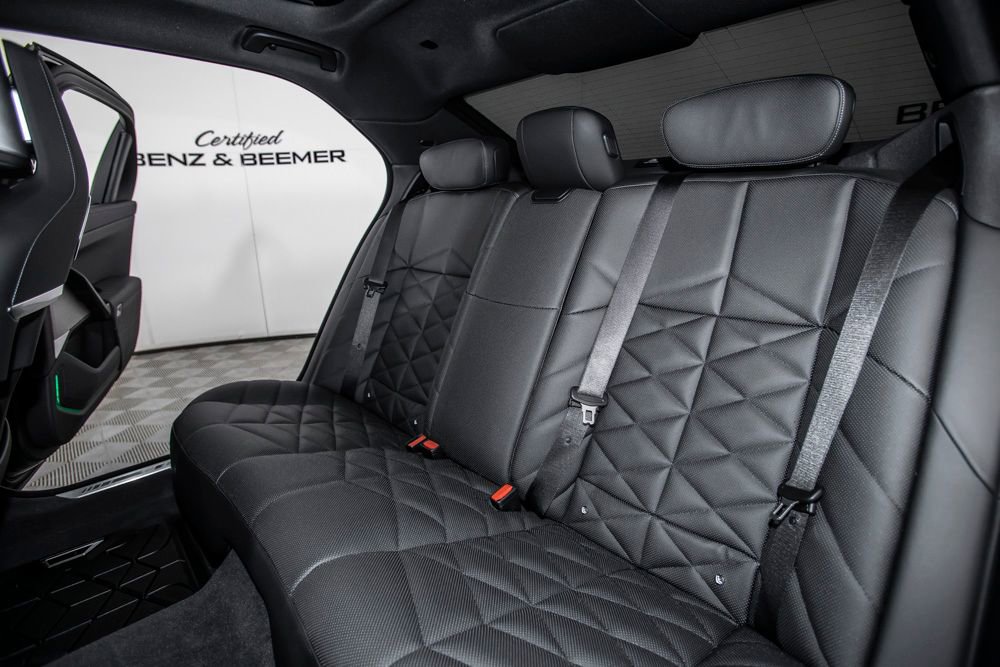 Used 2026 BMW 740i w/ Premium Package RWD image 14