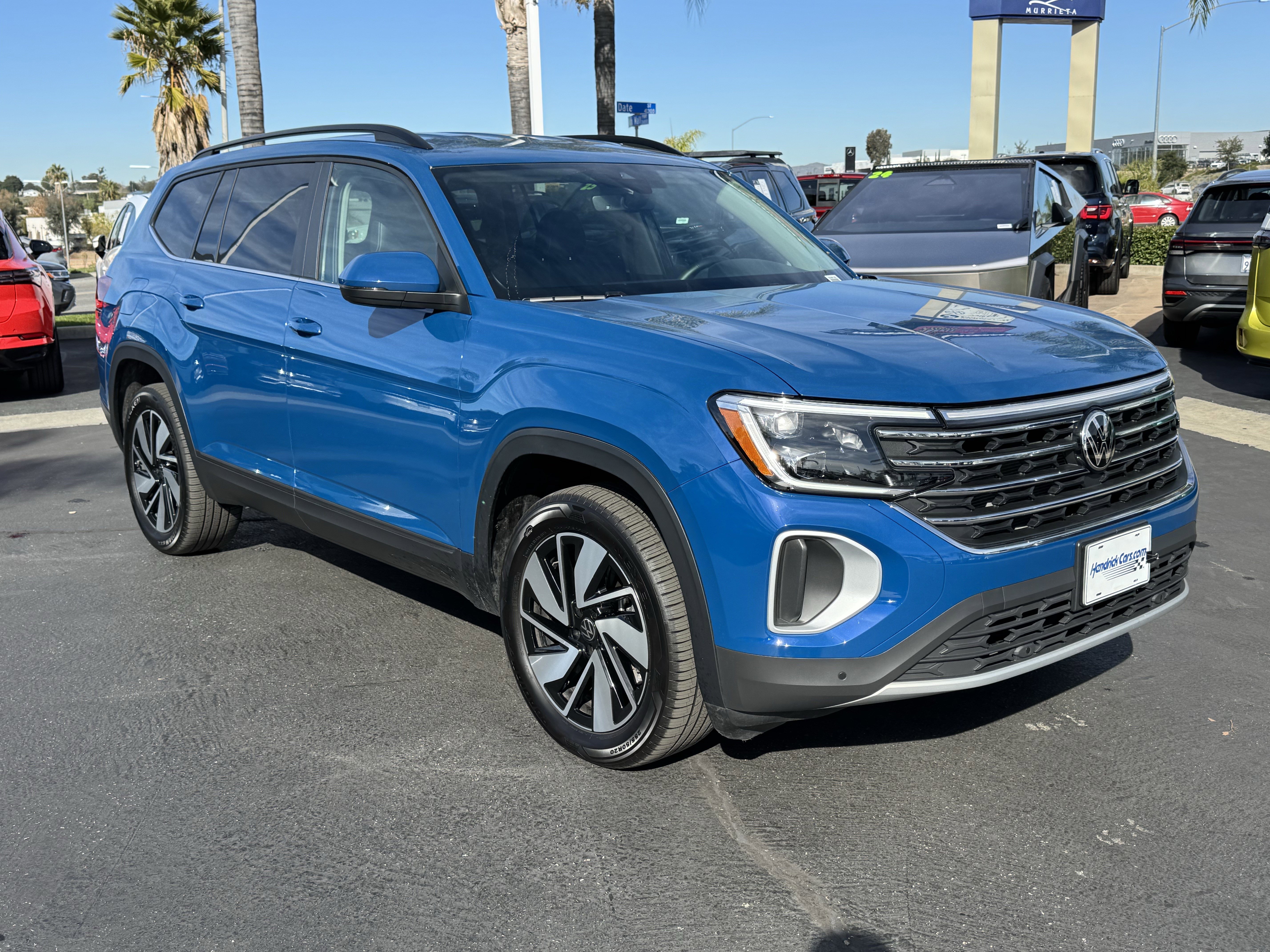 Certified 2025 Volkswagen Atlas SE image 2