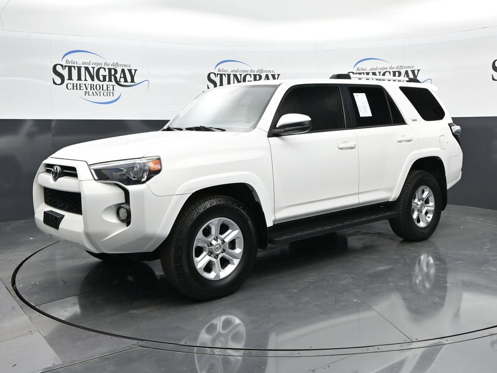 Used 2020 Toyota 4Runner SR5 AWD/4WD image 3