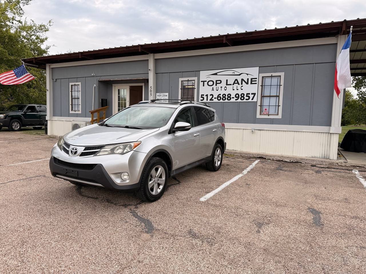 Used 2014 Toyota RAV4 XLE FWD image 2