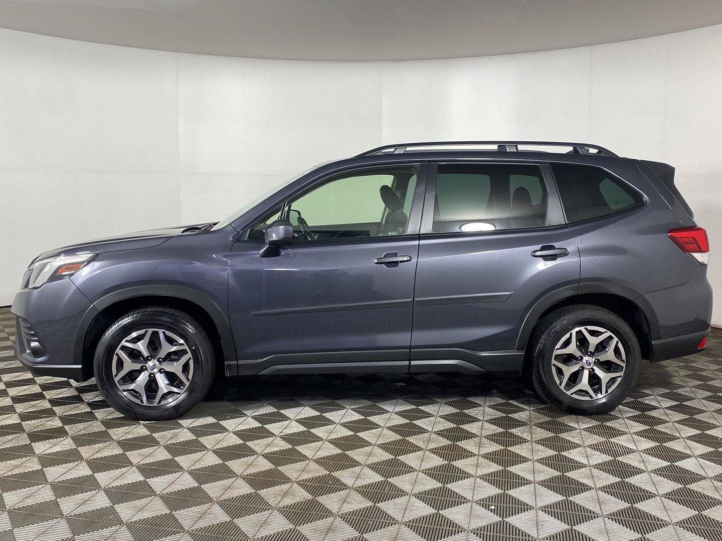 Used 2023 Subaru Forester Premium AWD/4WD image 9