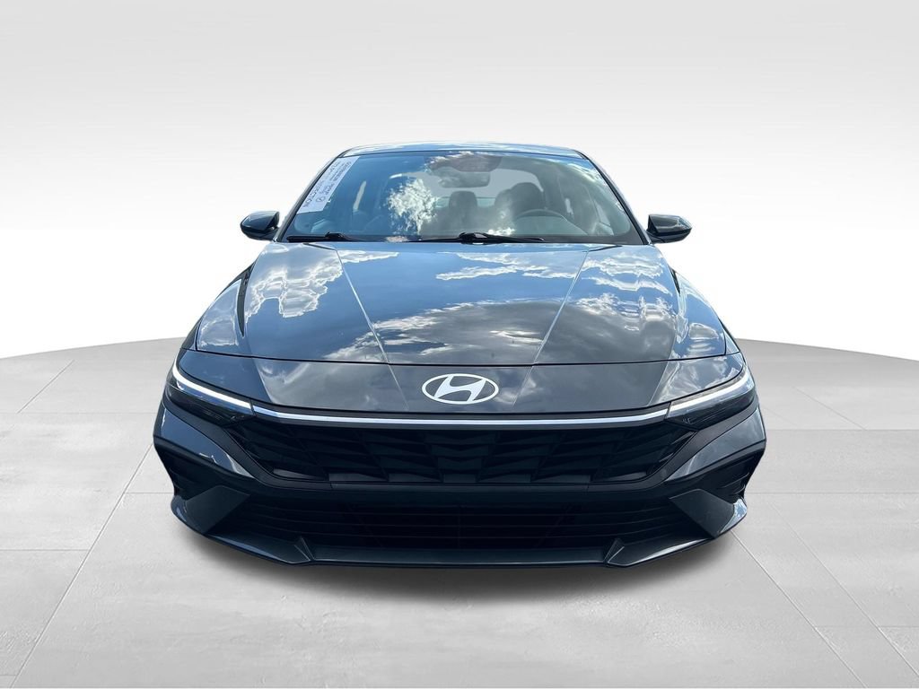 Used 2025 Hyundai Elantra Sport FWD image 8