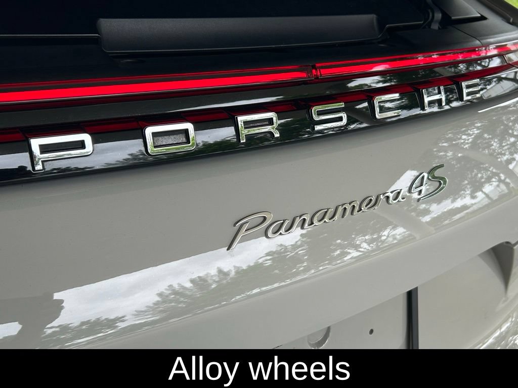 Used 2018 Porsche Panamera 4 AWD/4WD image 18
