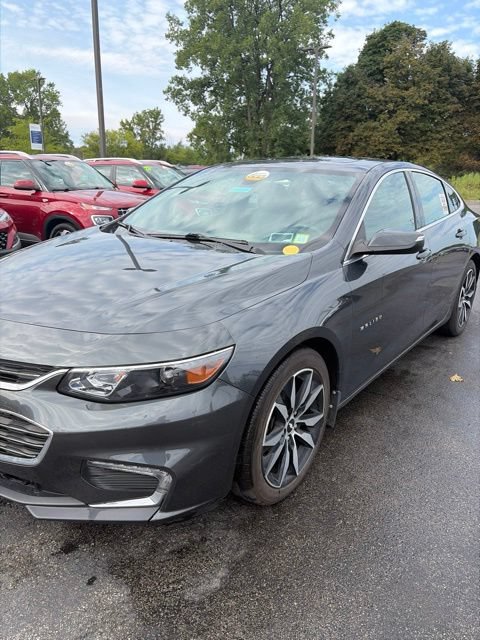 Used 2018 Chevrolet Malibu LT w/ Leather Package FWD image 3