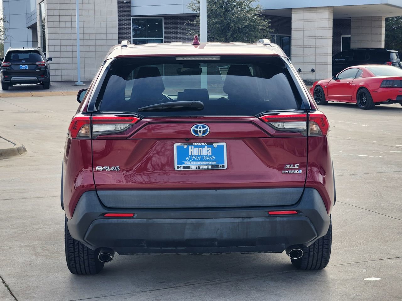 Used 2022 Toyota RAV4 XLE w/ Convenience Package image 6