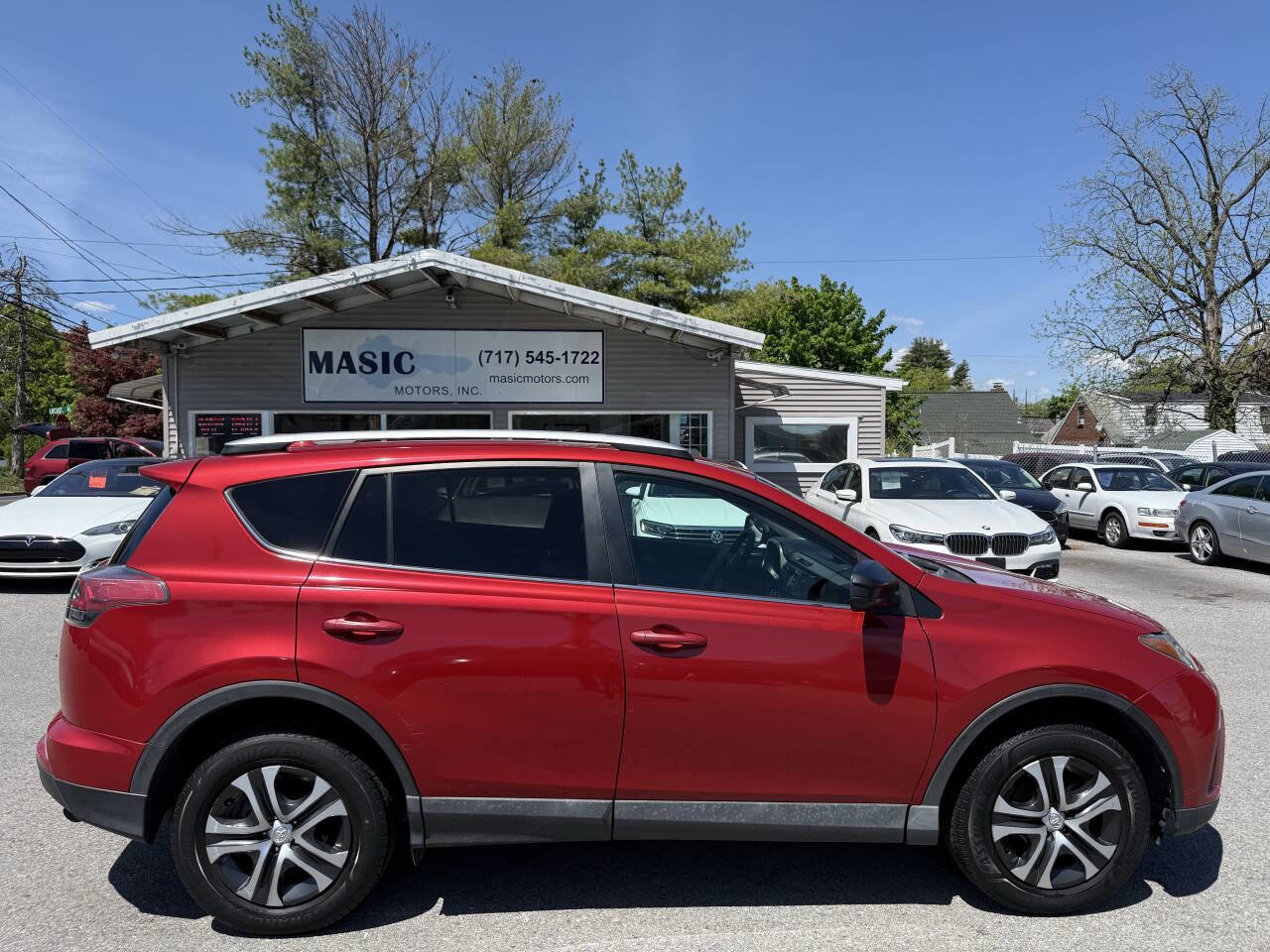 Used 2016 Toyota RAV4 LE AWD/4WD image 3