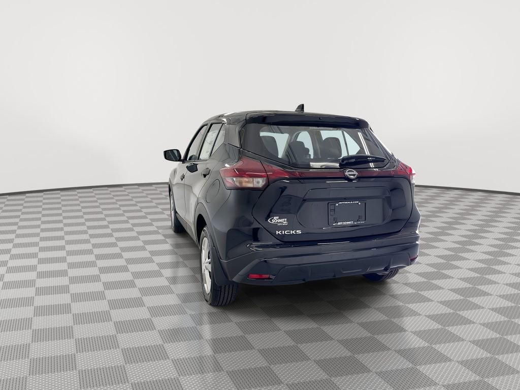 Certified 2025 Nissan Kicks Play S FWD image 9