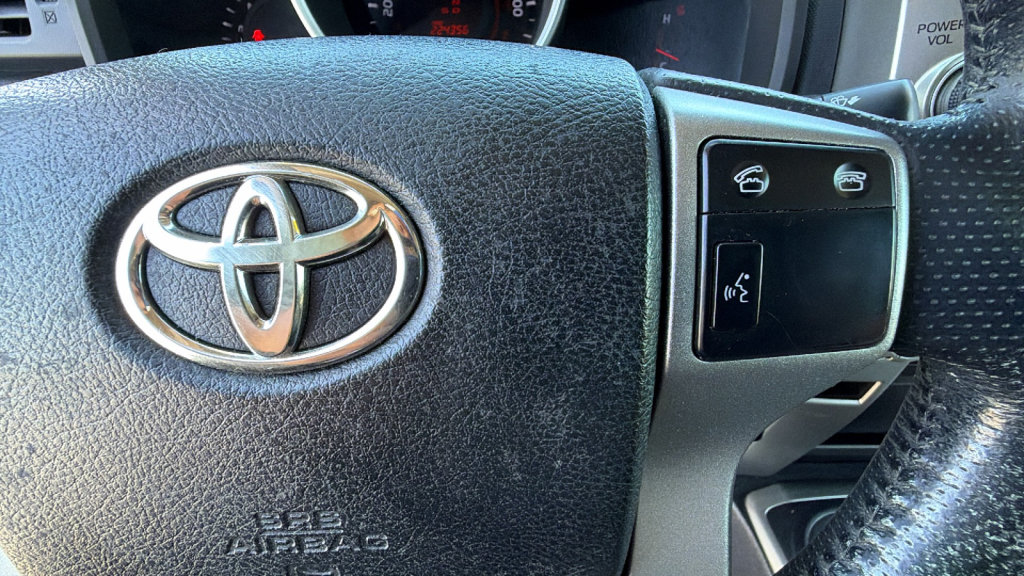Used 2011 Toyota 4Runner Limited AWD/4WD image 19
