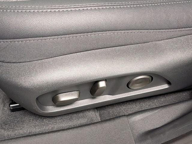 New 2026 Chevrolet Equinox LT w/ Convenience Package II image 11