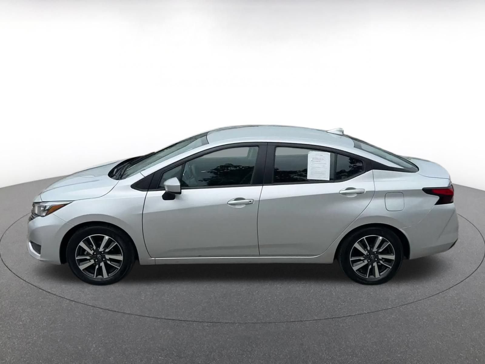 Used 2025 Nissan Versa SV FWD image 7