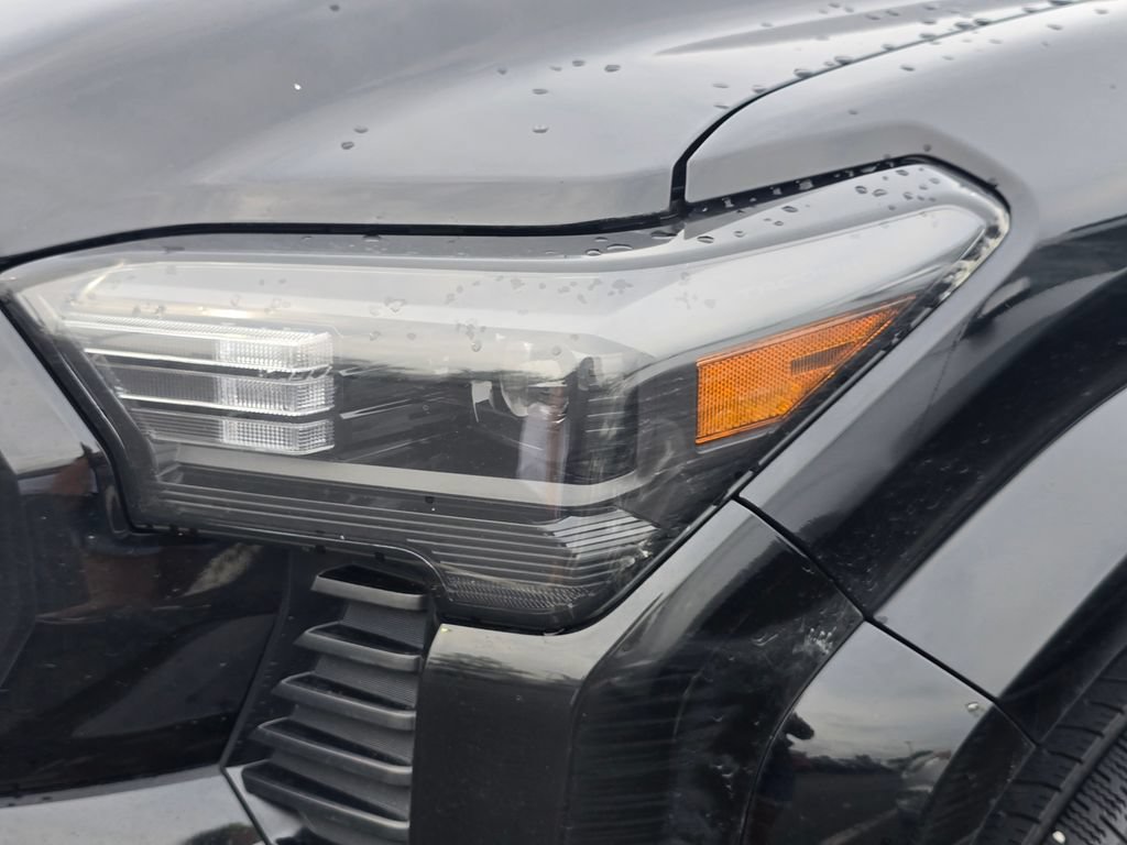 Certified 2024 Toyota Tacoma SR5 AWD/4WD image 22