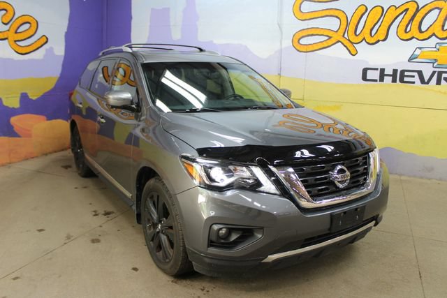 Used 2019 Nissan Pathfinder Platinum AWD/4WD image 2