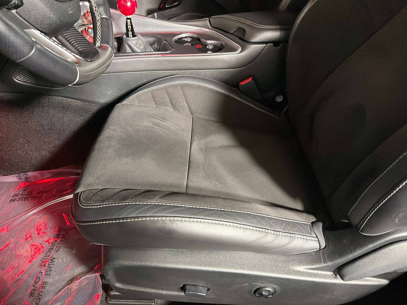 Used 2018 Dodge Challenger SRT Hellcat RWD image 28