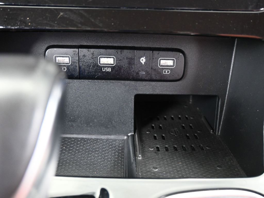 Used 2022 Kia Carnival SX image 28