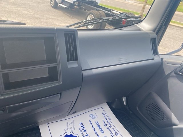 New 2024 Chevrolet Low Cab Forward image 18