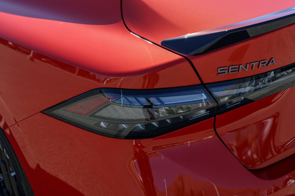 New 2027 Nissan Sentra SR FWD image 8