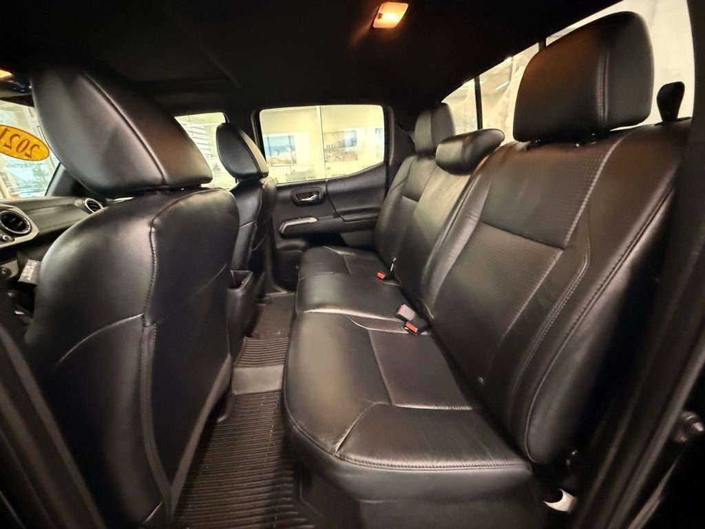 Used 2021 Toyota Tacoma Limited image 21