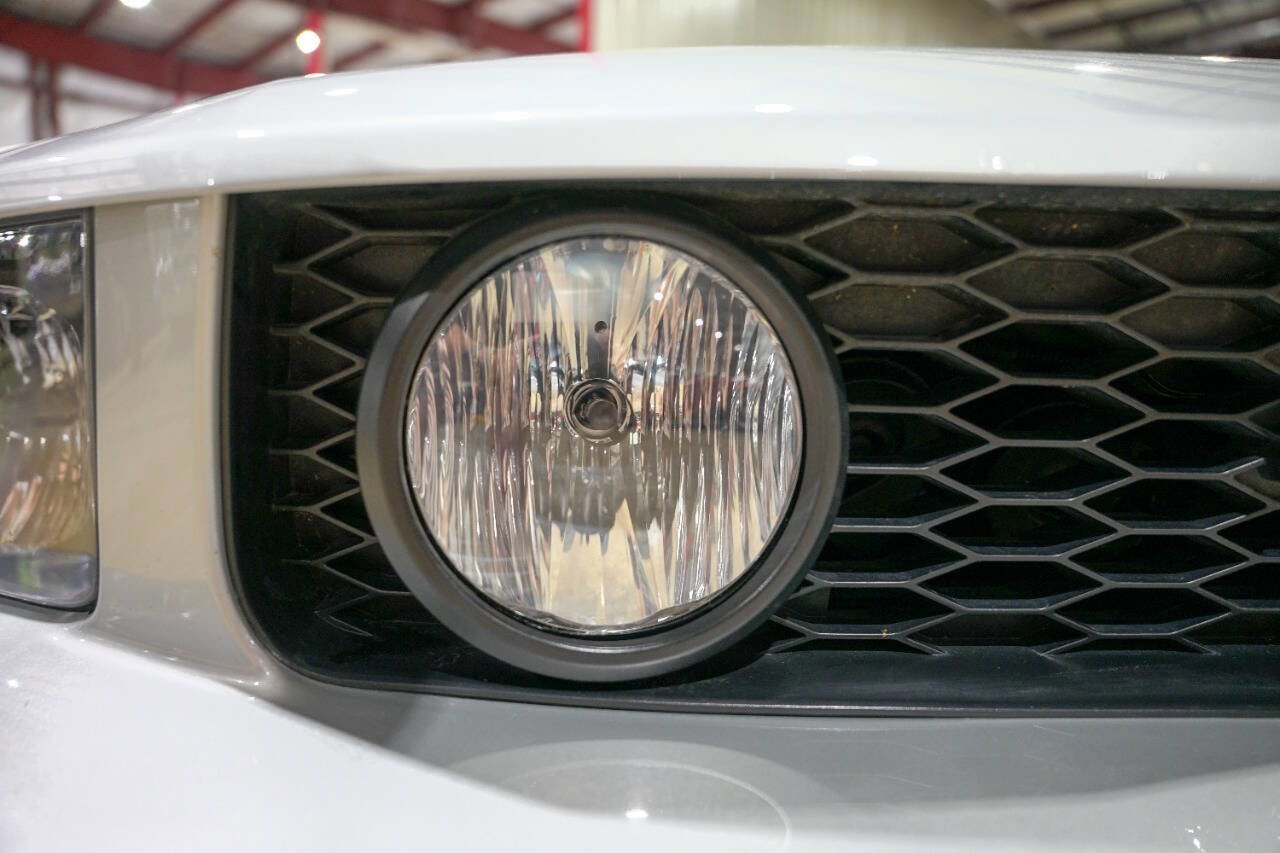 Used 2005 Ford Mustang GT Premium image 33