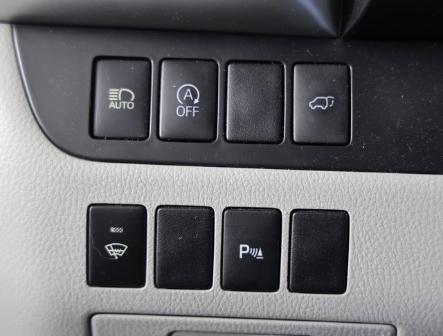 Used 2018 Toyota Highlander FWD V6 image 25