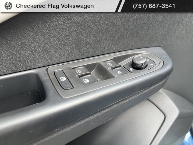 New 2025 Volkswagen Taos SE image 26