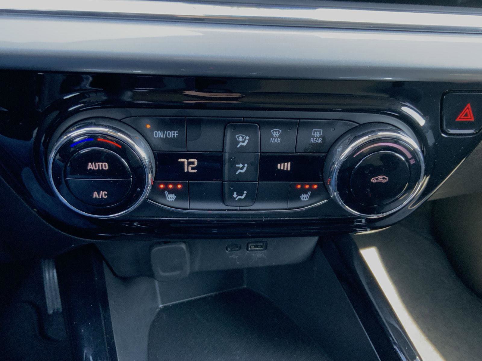 Used 2025 Chevrolet Trax LT w/ LT Convenience Package image 43