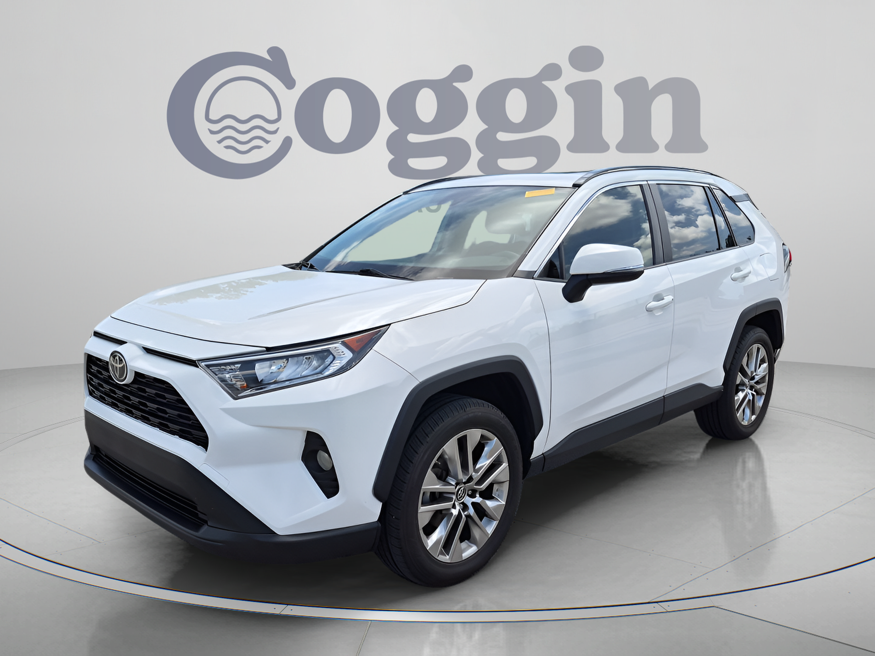 Used 2019 Toyota RAV4 XLE Premium FWD image 1