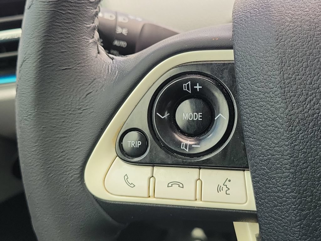 Used 2017 Toyota Prius Four FWD image 9