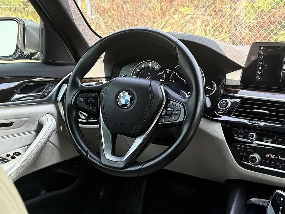 Used 2017 BMW 530i RWD image 40