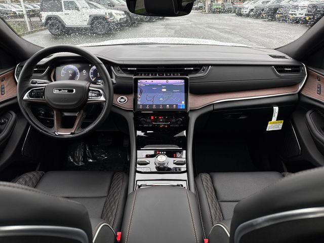 New 2025 Jeep Grand Cherokee Summit w/ Obsidian Package image 37