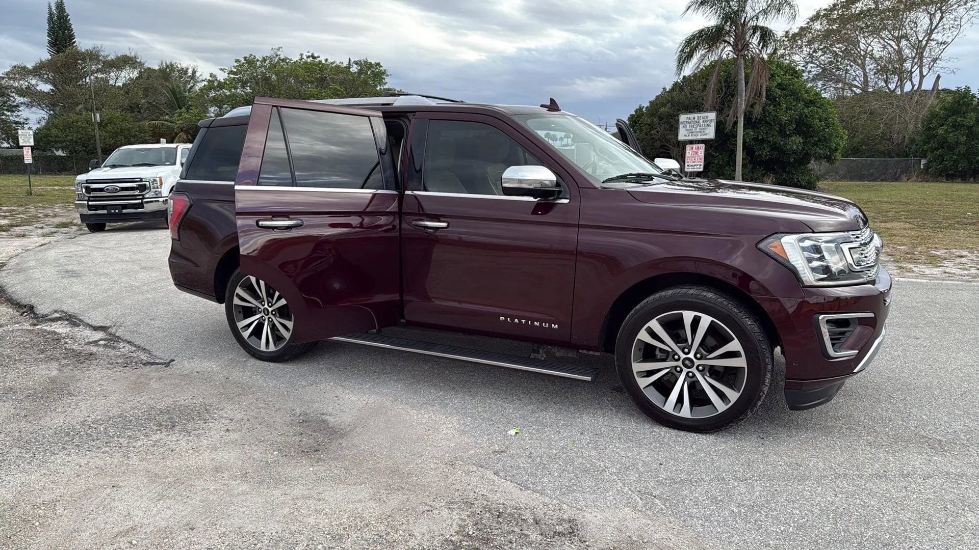 Used 2020 Ford Expedition Platinum image 18