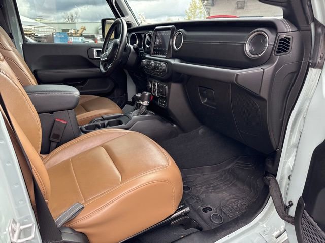 Used 2023 Jeep Wrangler Unlimited Sahara w/ Cold Weather Group AWD/4WD image 9