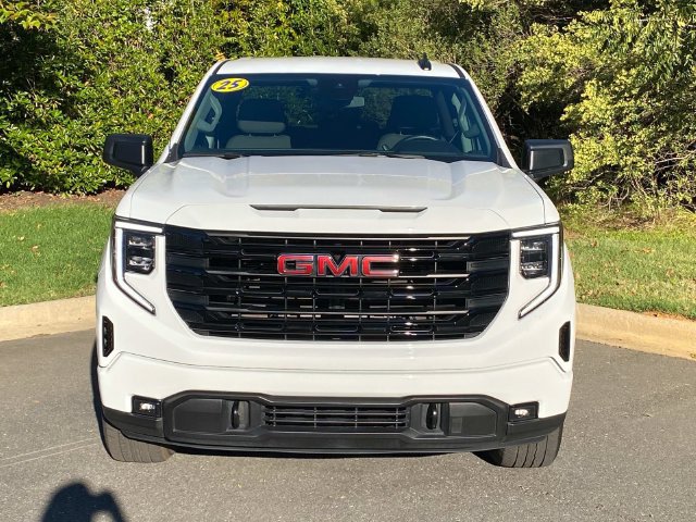 Used 2025 GMC Sierra 1500 Elevation AWD/4WD image 2
