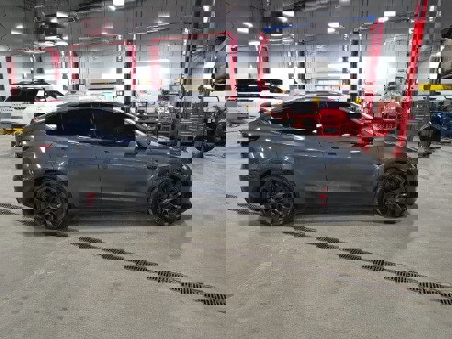 Used 2022 Tesla Model Y Performance image 2