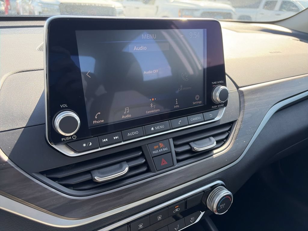 Used 2025 Nissan Altima 2.5 SV FWD image 18