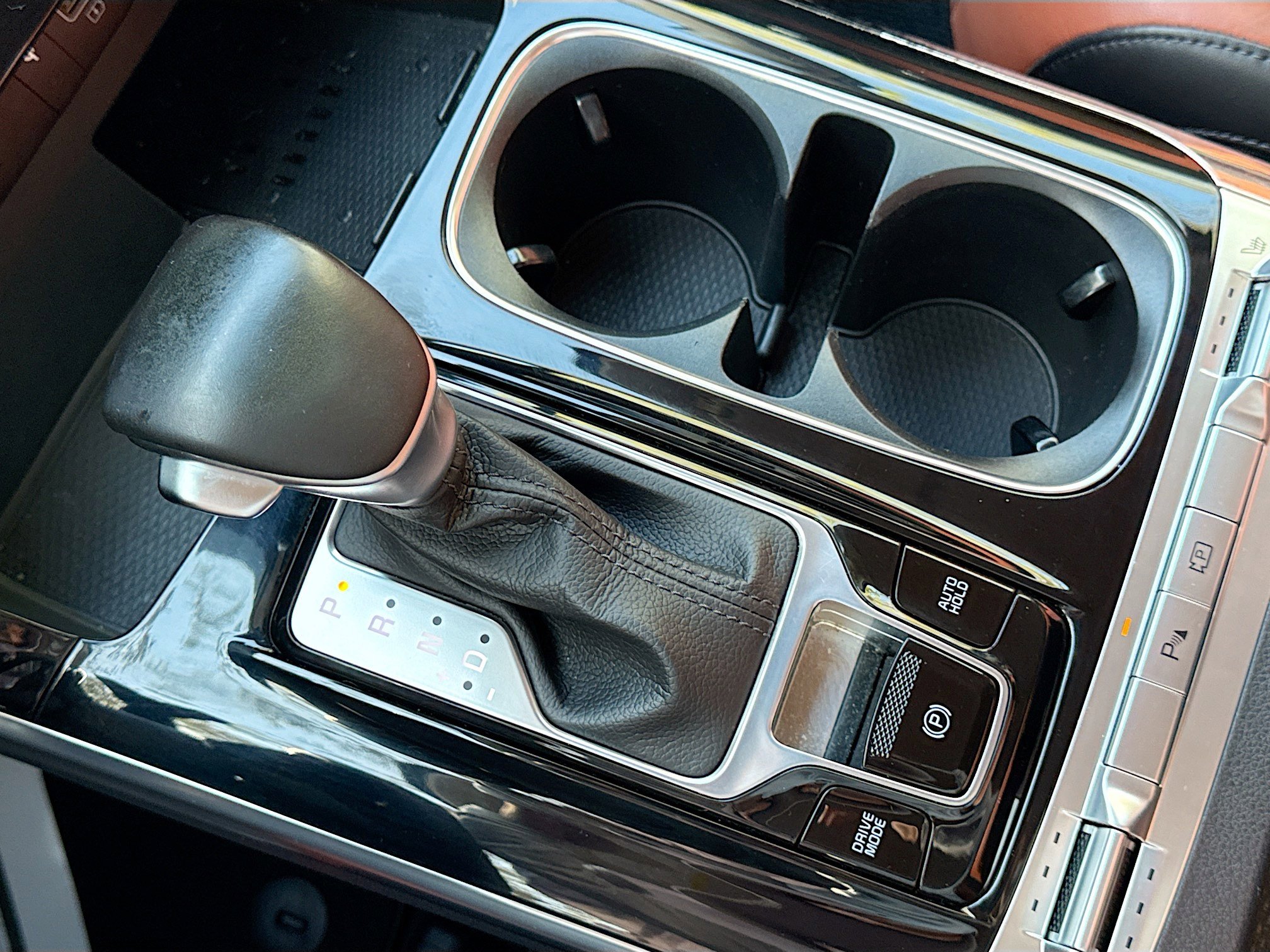 Used 2022 Kia Carnival SX FWD image 30