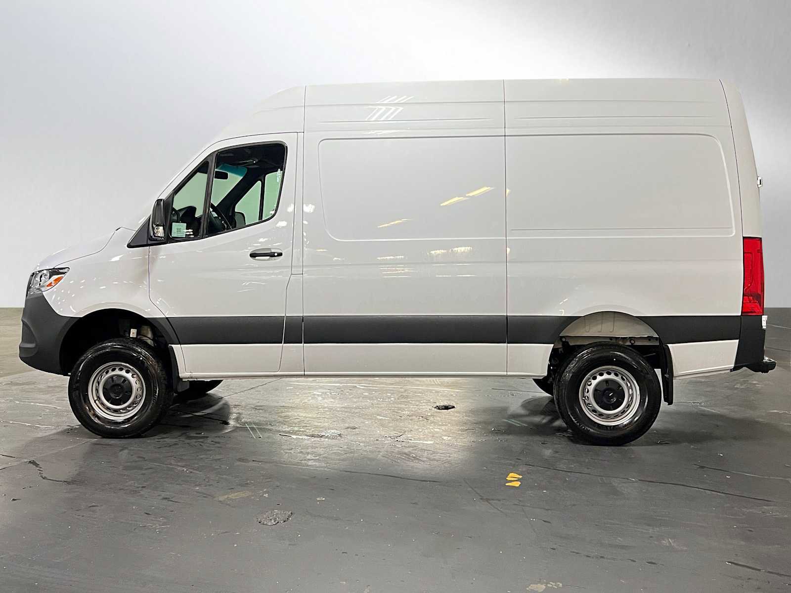 Used 2025 Mercedes-Benz Sprinter 2500 image 6