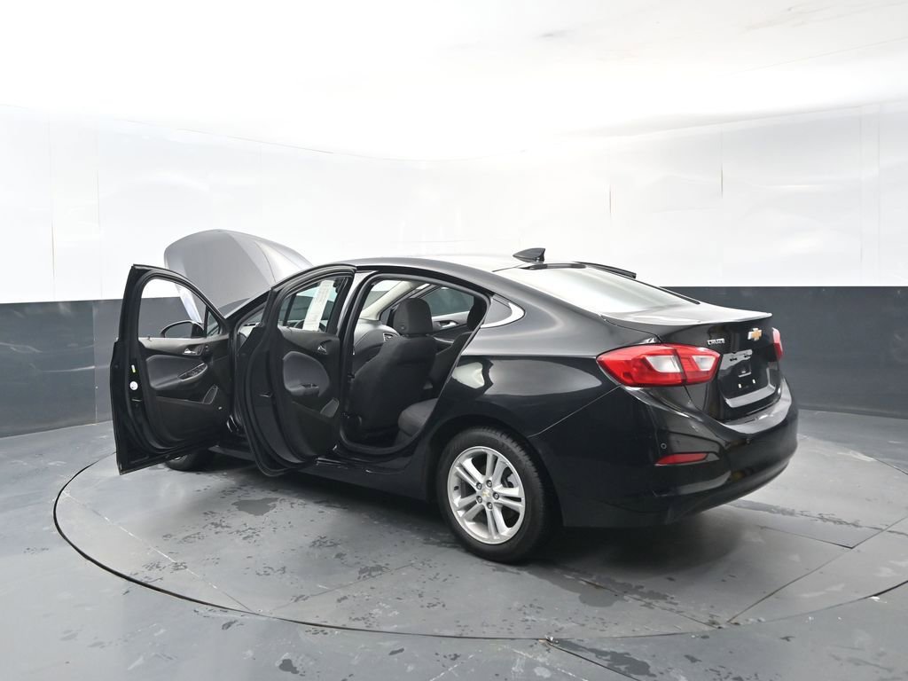 Used 2018 Chevrolet Cruze LT w/ LT True North Edition image 32